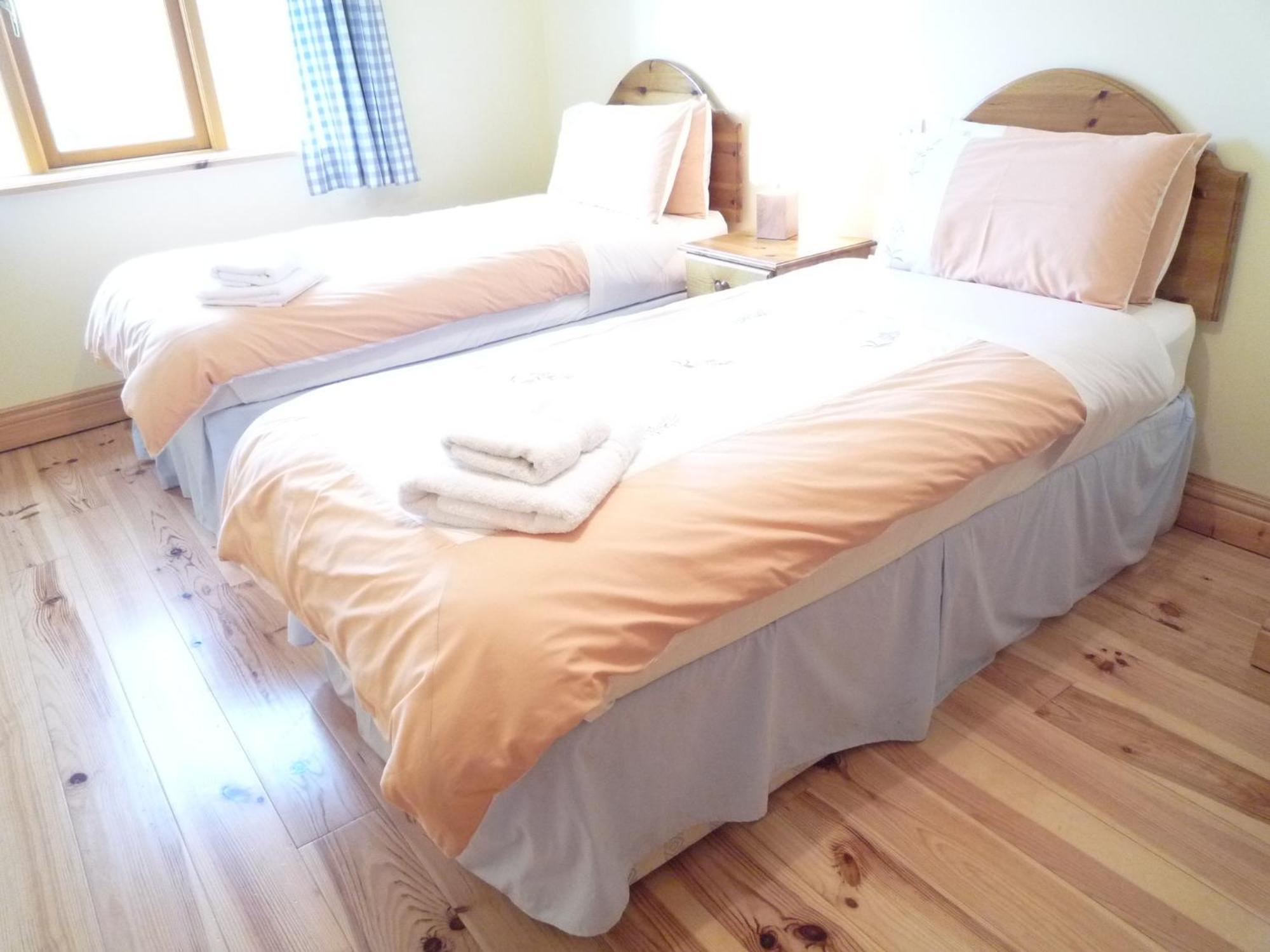 Dingle Courtyard Holiday Homes 3 Bed By Trident Holiday Homes 객실 사진